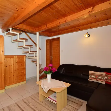 Viragoskert Apartment