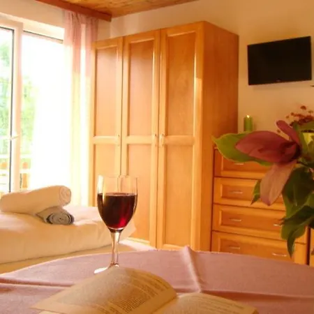 Apartment Viragoskert *