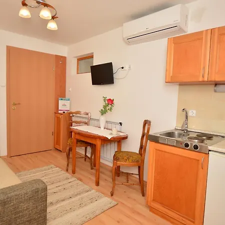 Apartment Viragoskert Hévíz