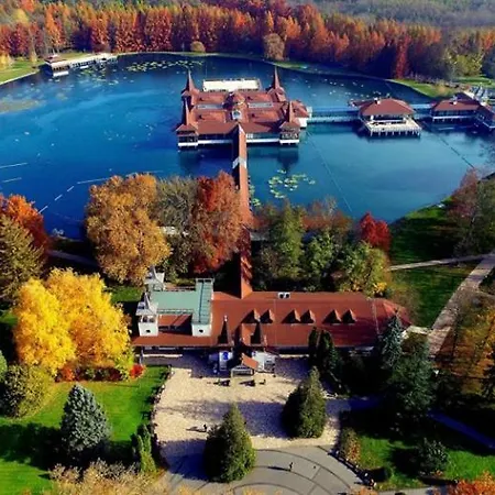 Apartment Viragoskert *