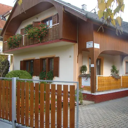 Apartment Viragoskert *