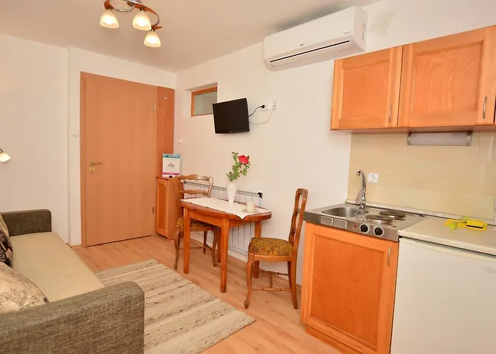 Apartment Viragoskert Heviz