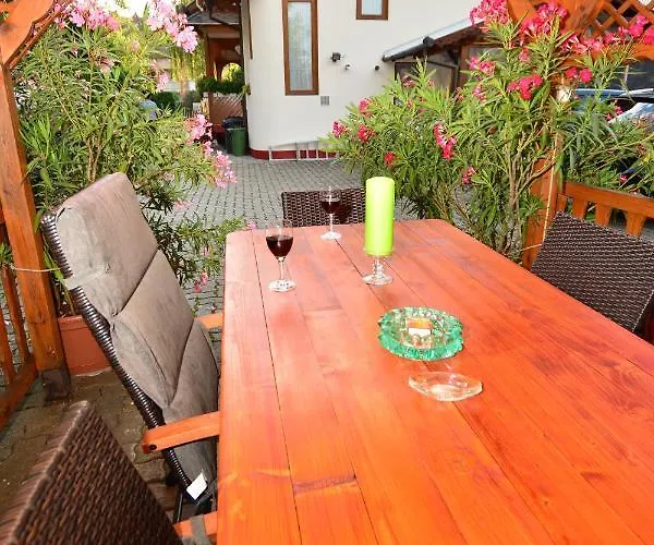 Apartment Viragoskert